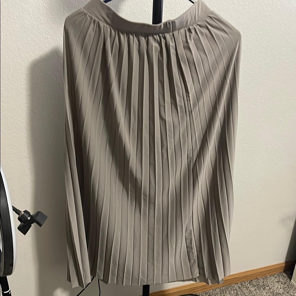Elegant Tan Pleated Skirt